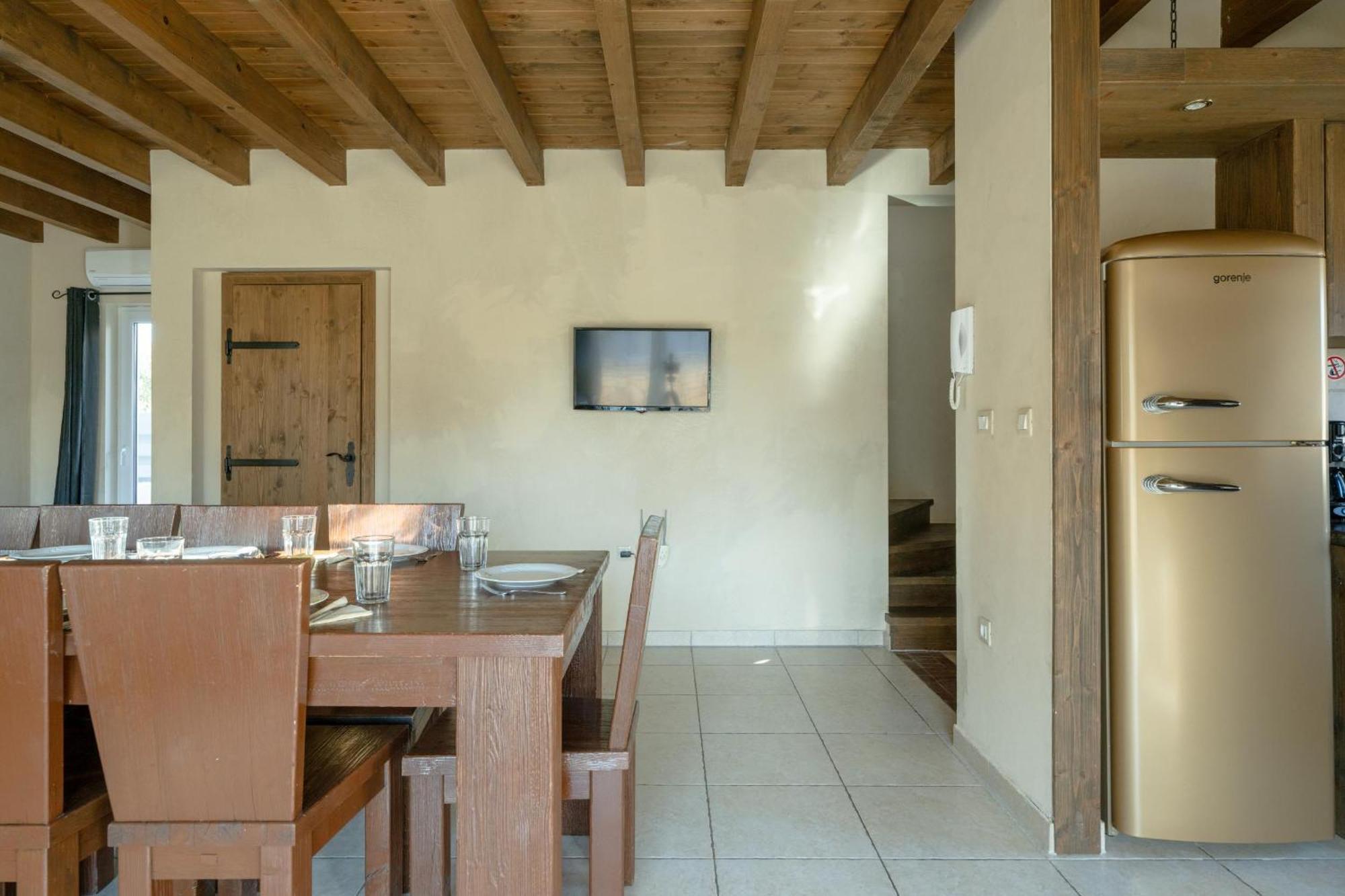Villa Castagna Near The Sea With Private Pool And Sauna Premantura Exterior foto