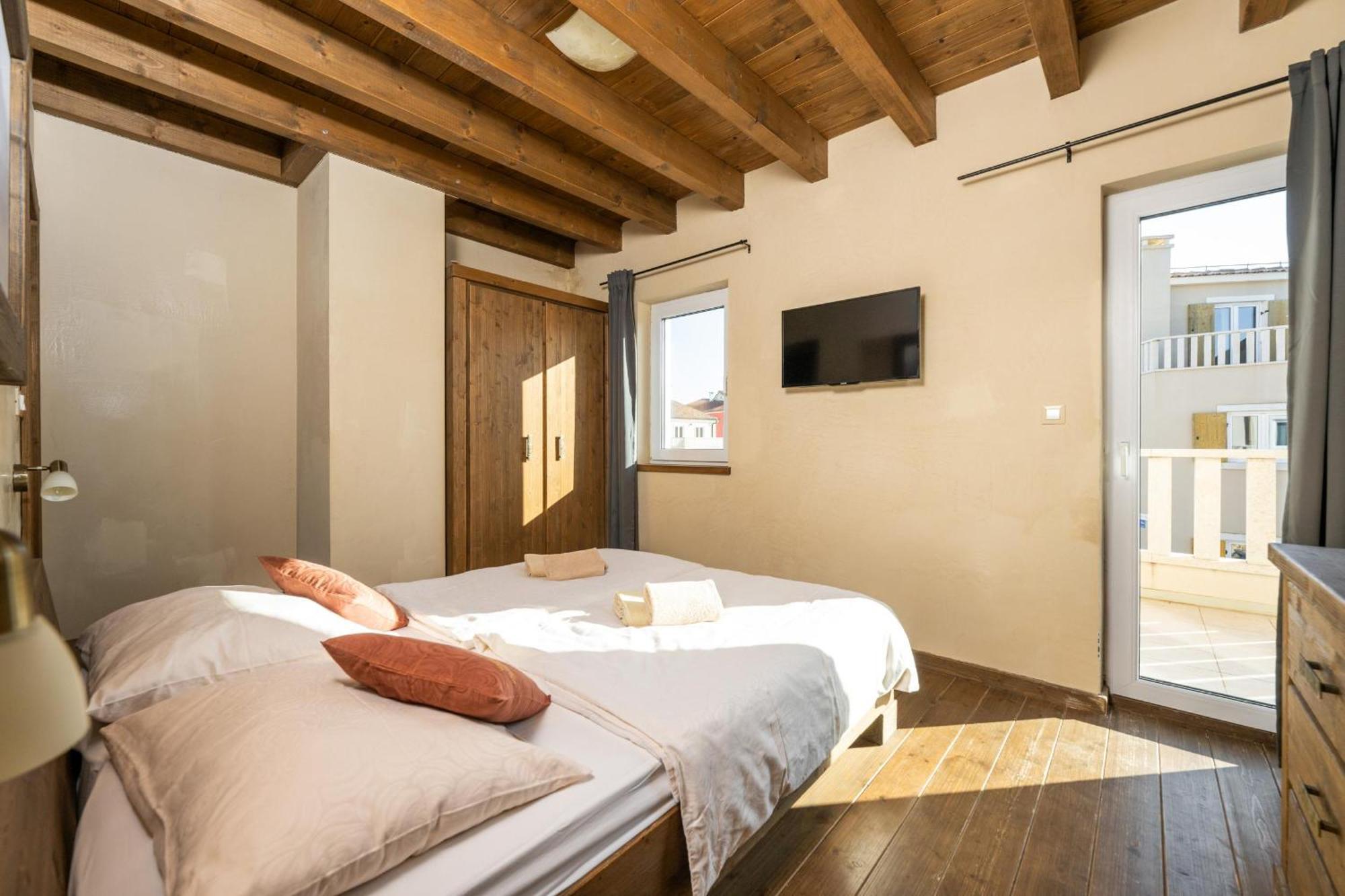 Villa Castagna Near The Sea With Private Pool And Sauna Premantura Exterior foto