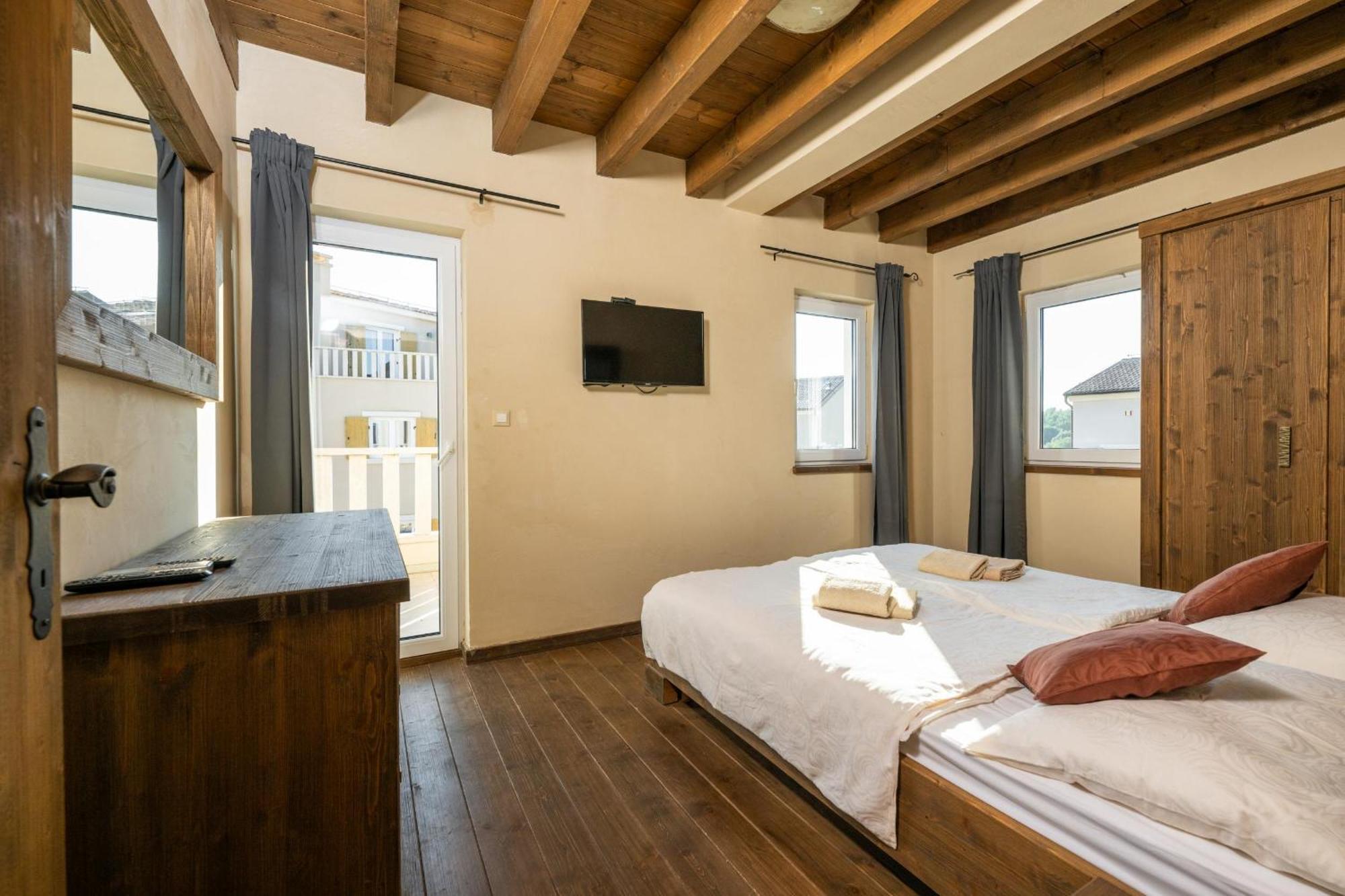 Villa Castagna Near The Sea With Private Pool And Sauna Premantura Exterior foto