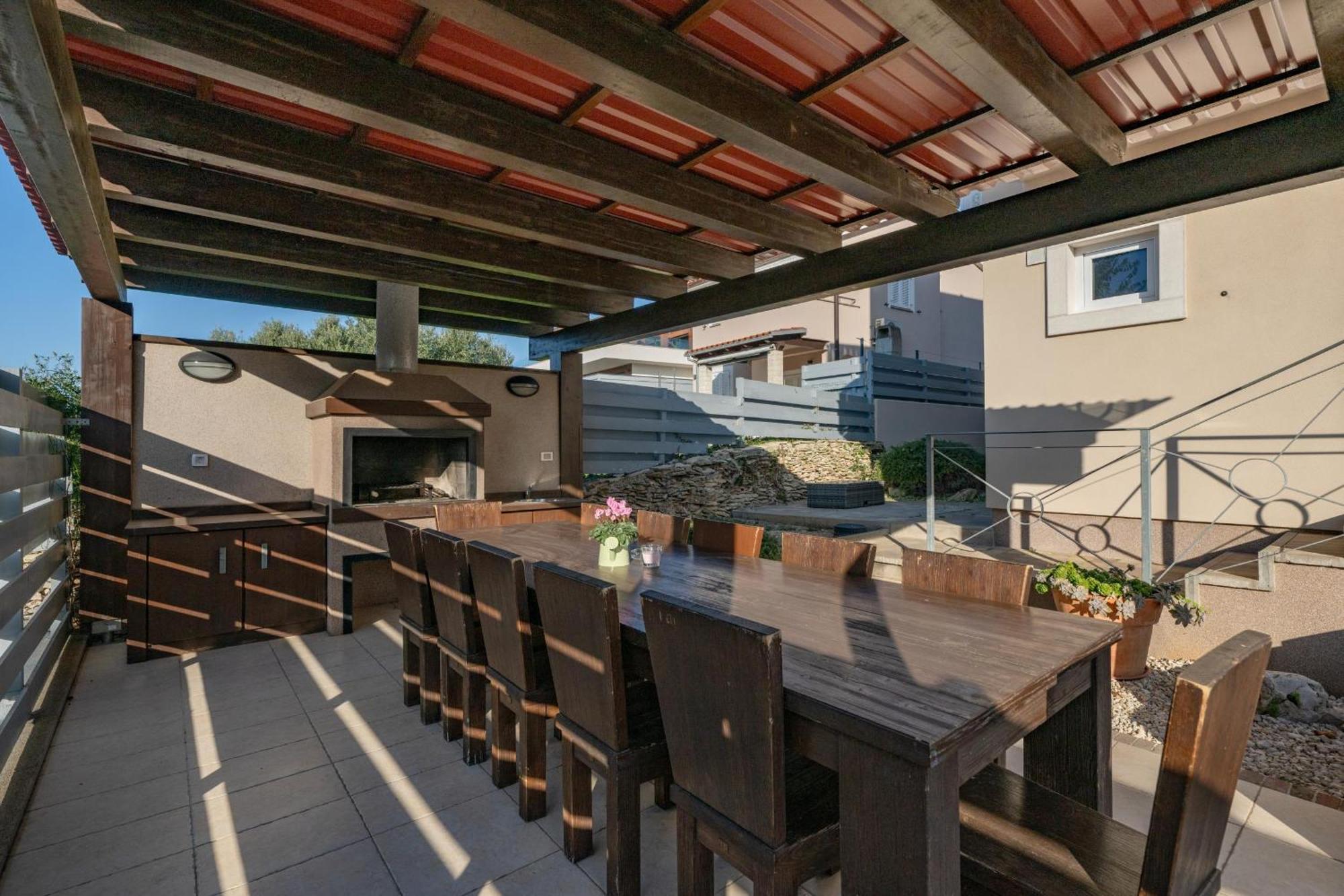 Villa Castagna Near The Sea With Private Pool And Sauna Premantura Exterior foto