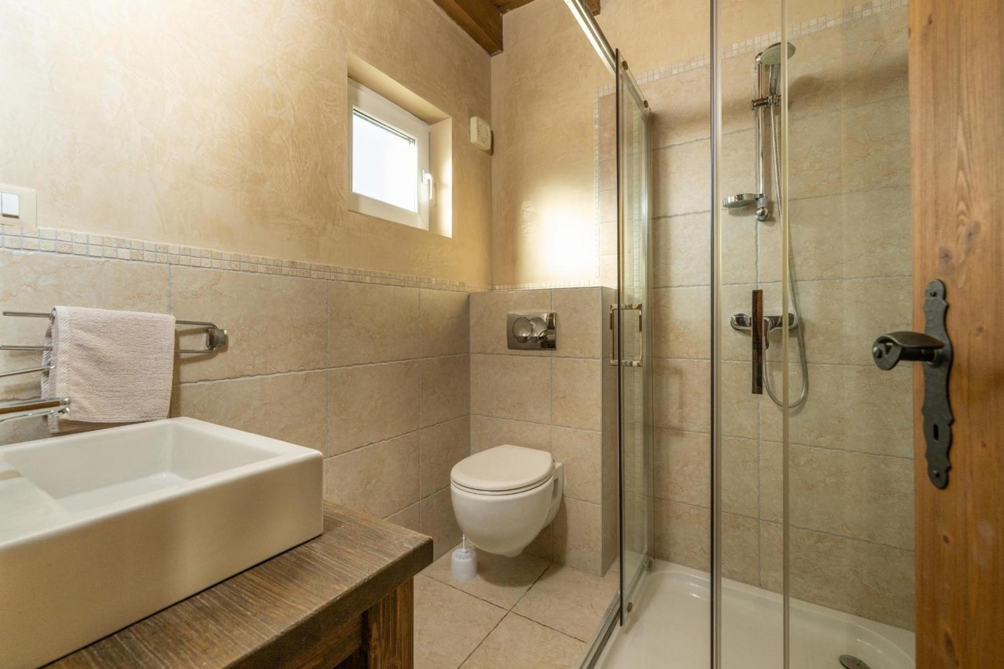 Villa Castagna Near The Sea With Private Pool And Sauna Premantura Exterior foto