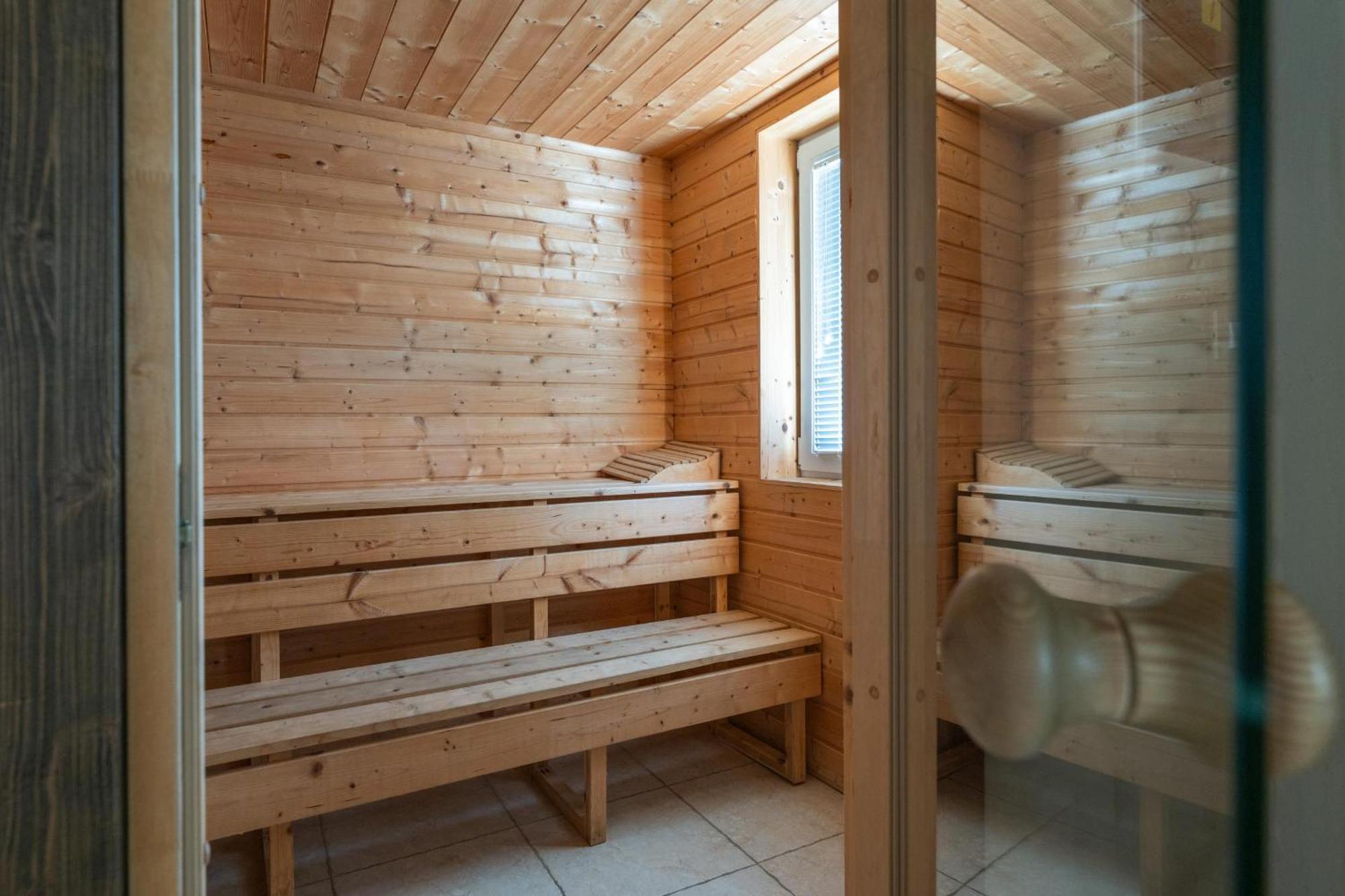 Villa Castagna Near The Sea With Private Pool And Sauna Premantura Exterior foto
