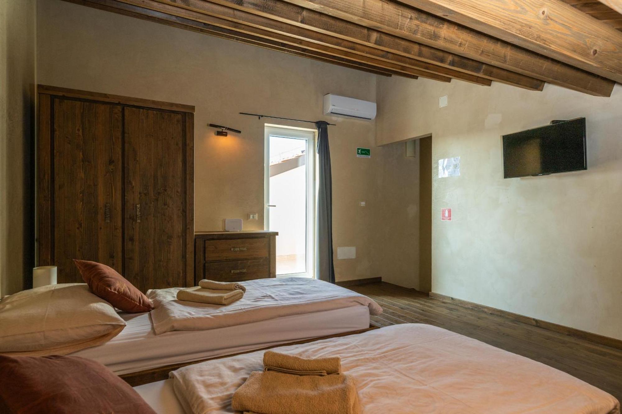 Villa Castagna Near The Sea With Private Pool And Sauna Premantura Exterior foto