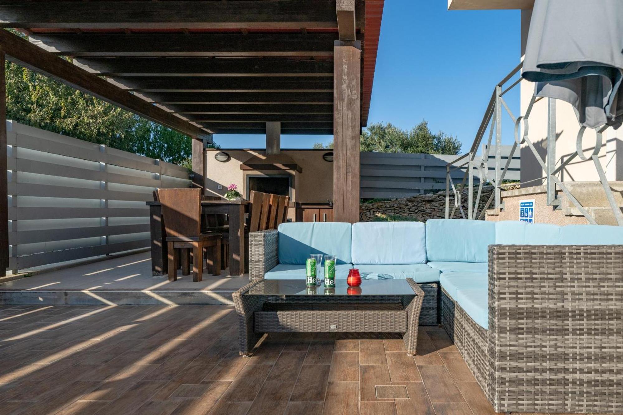 Villa Castagna Near The Sea With Private Pool And Sauna Premantura Exterior foto