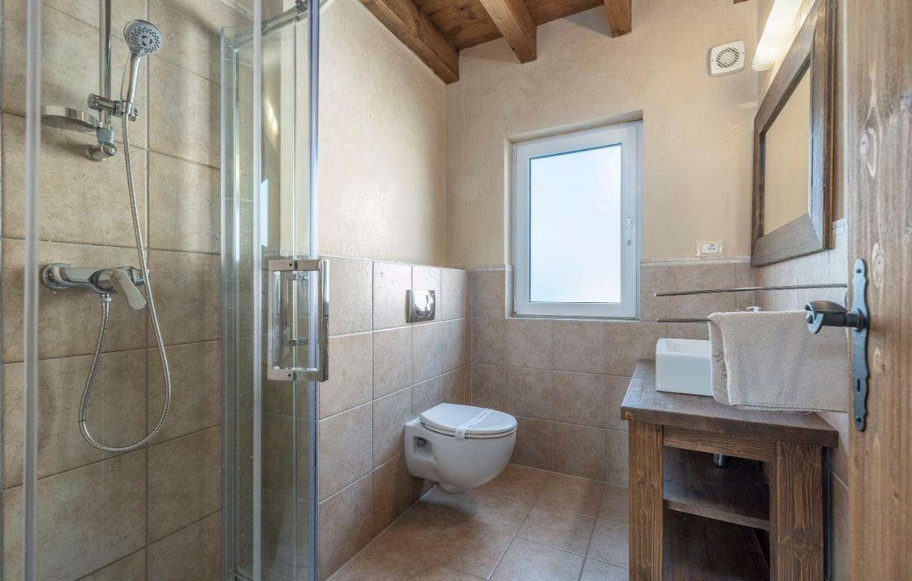 Villa Castagna Near The Sea With Private Pool And Sauna Premantura Exterior foto